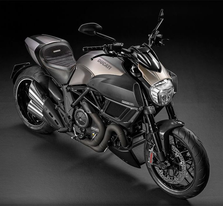 Diavel Titanium