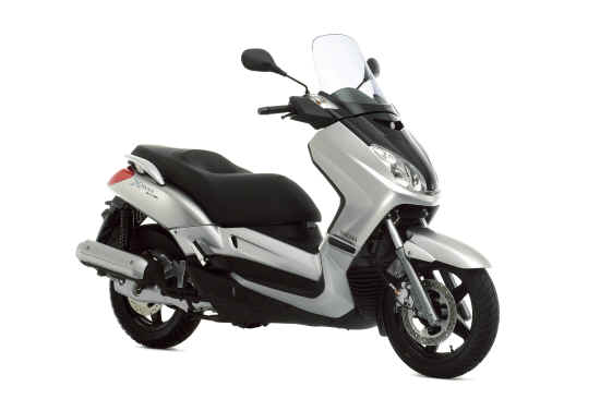 YAMAHA X-MAX 125 immagine laterale