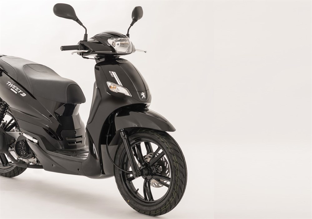 Peugeot Tweet 150 Double Black